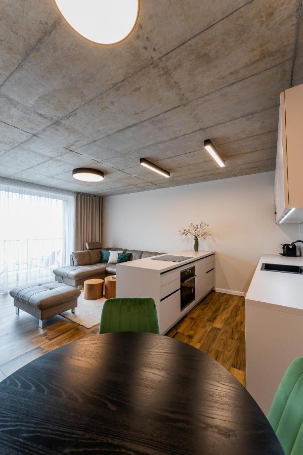 H75 Apartments Kosice Centre Eksteriør bilde