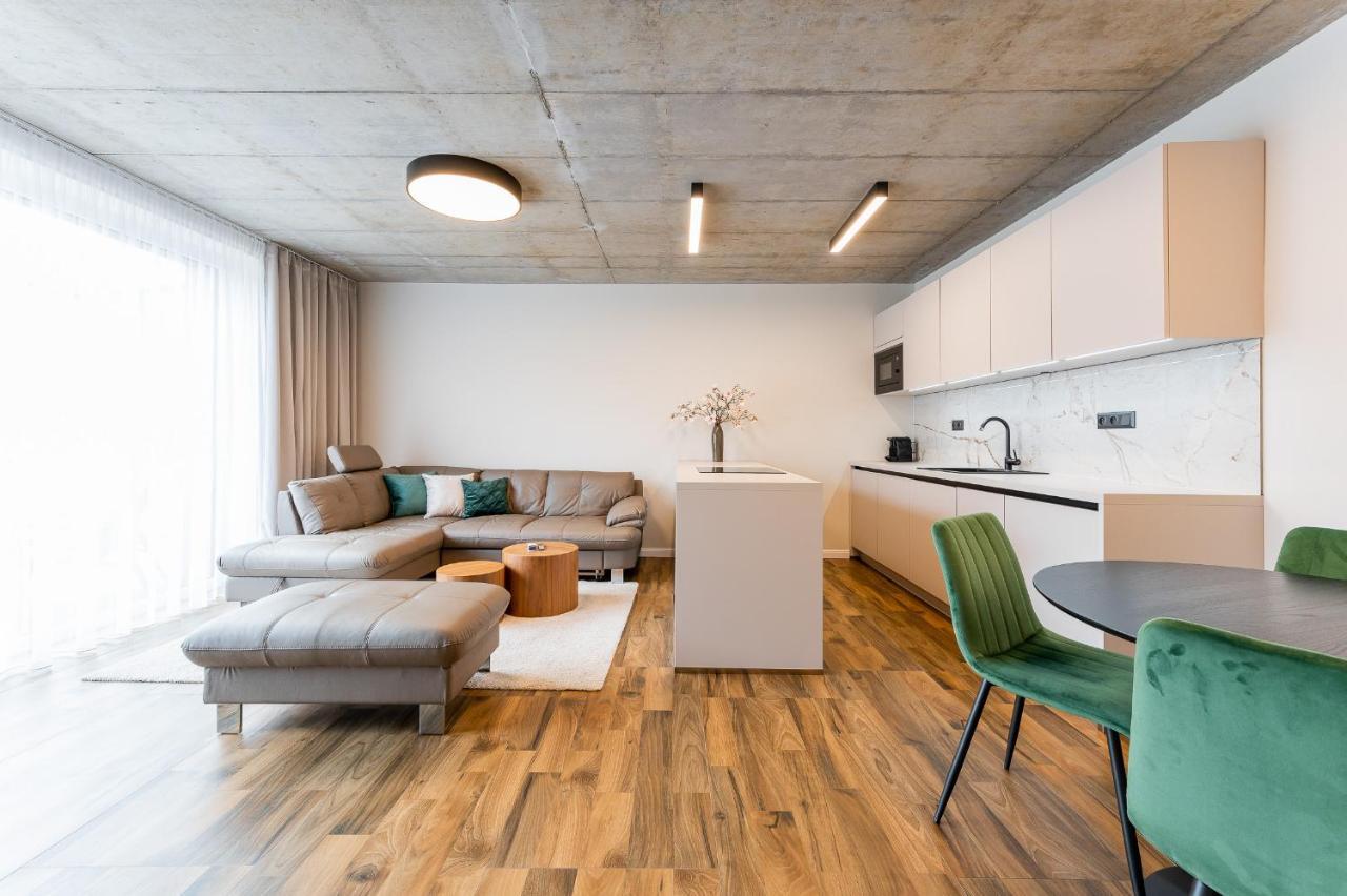 H75 Apartments Kosice Centre Eksteriør bilde